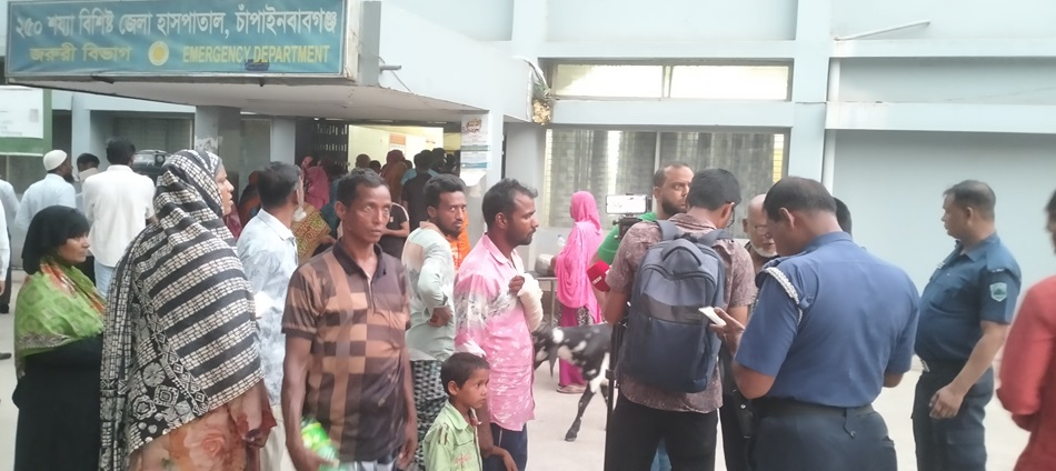 চাঁপাইনবাবগঞ্জে প্রাইভেট কারের নিয়ন্ত্রণ হারিয়ে তরুনী নিহত,বন্ধু আহত